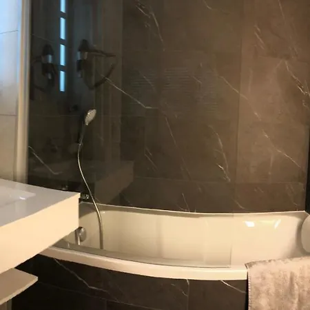 Cit'hotel Atlantis Szálloda