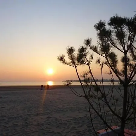 Cit'hotel Atlantis 2* Руайян