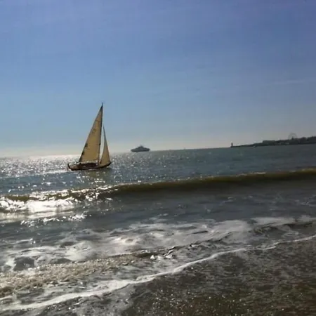 Cit'hotel Atlantis Отель Руайян